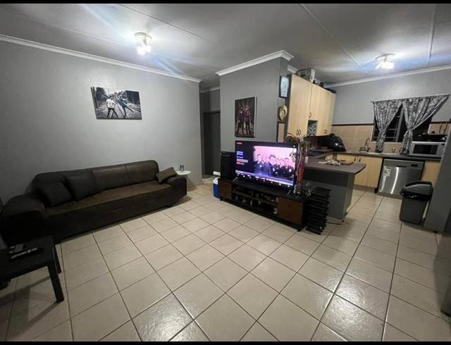 2 BEDROOM APARTMENT FOR SALE IN DIE HOEWES